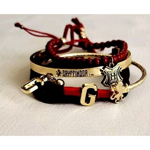 Harry Potter Gryffindor Bracelet Jewelry Lot 4 Charm Bracelet Licensed - Picture 1 of 6